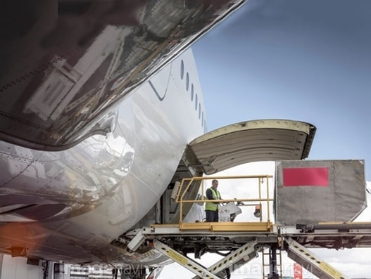 Ancora in calo il cargo aereo a novembre