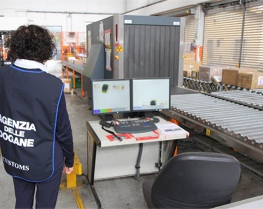 Genova e Ravenna, Dogane a mezzo servizio: ''A rischio i traffici marittimi''