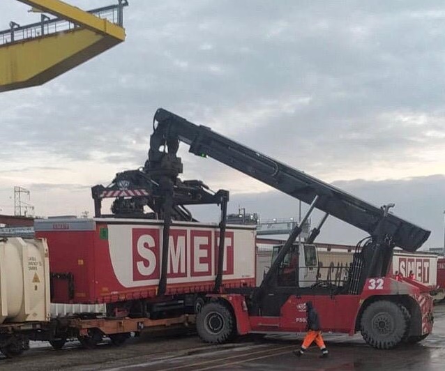 Al via il primo servizio intermodale ferroviario per semrimorchi tra la Pianura Padana, il Nord Est e il Sud Italia