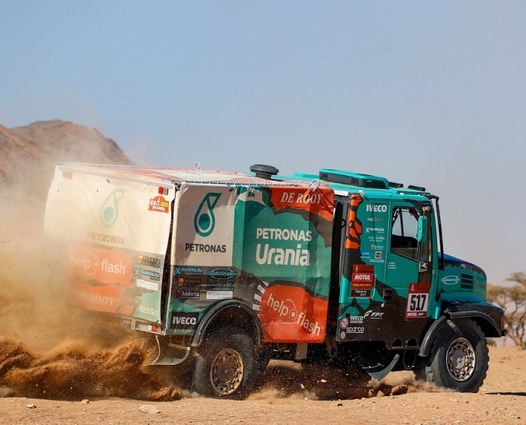 Il Team PETRONAS De Rooy IVECO sfiora la Top 10 nella seconda tappa della Dakar 2020