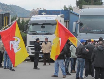 Autotrasporto, nessuna convocazione al MIT, AITras pronta riprendere la protesta