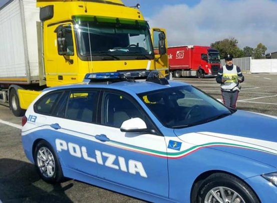 Polizia stradale, parte Truck and Bus: controlli su bus e mezzi pesanti