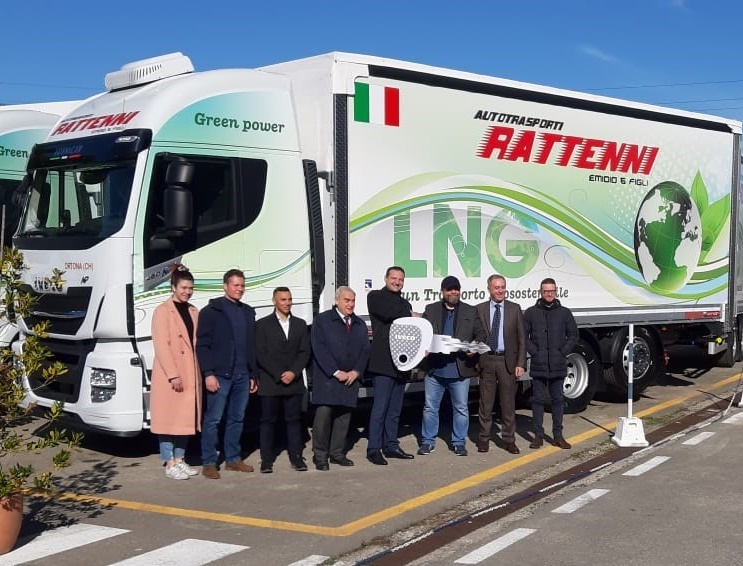 IVECO partner per il trasporto sostenibile della Autotrasporti Rattenni