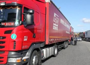 Merci a rischio: già fermo un camion su quattro