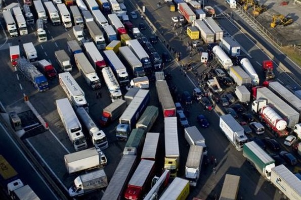 Viminale a prefetti: ''Mediazione o dissuasione su possibili stop autotrasporto''