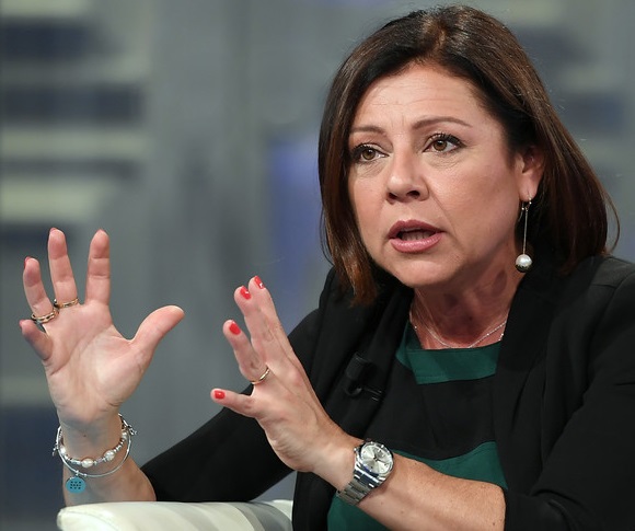 Il ministro De Micheli attacca Onorato:''Superato il limite''
