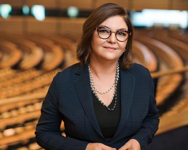 Adina Valean risponde all'UETR: l'UE ha creato le condizioni per un coordinamento tra gli Stati sulle misure per l'autotrasporto