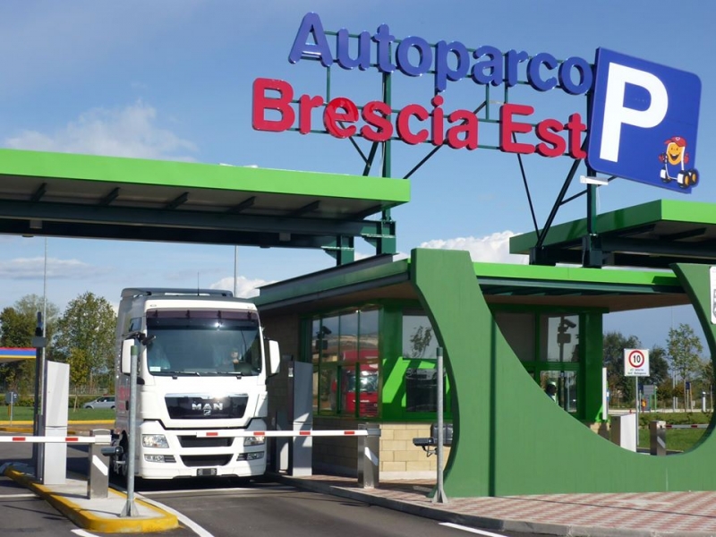 Doccia calda e caffè gratis per i camionisti all'Autoparco Brescia Est