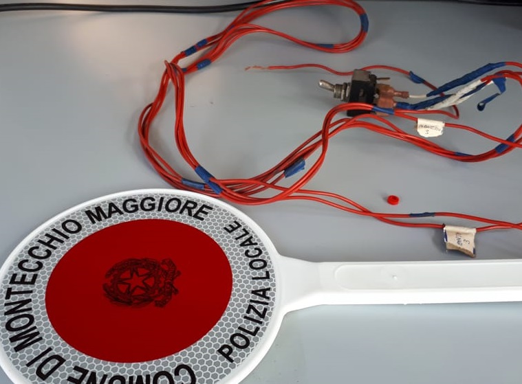 Cronotachigrafo truccato, autotrasportatore multato: segnalata anche la ditta