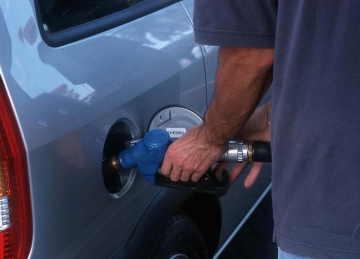 Carburanti, così crollano i consumi ma non i prezzi
