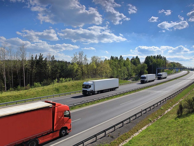 Trasportatori italiani al volante in Europa senza rischi di multe grazie alla proroga di sei mesi