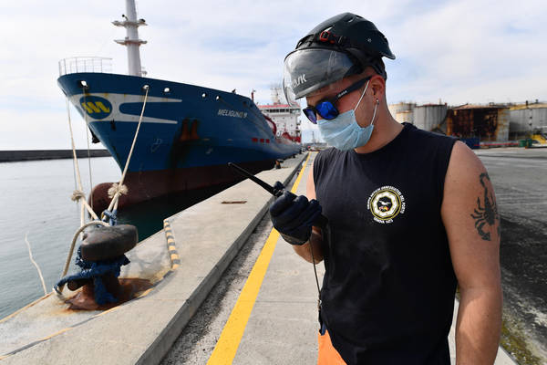 Genova-Savona, ok a sostegno alle compagnie portuali