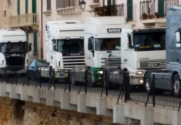 Vertenza Mittal: la denuncia degli autotrasportatori
