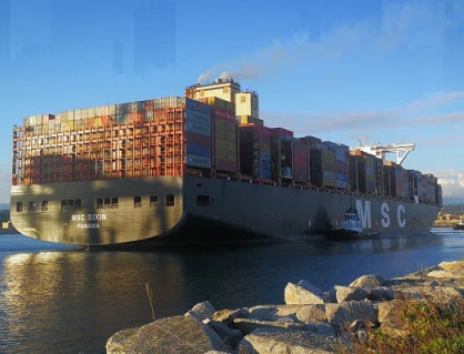 Oggi al porto di Gioia Tauro è arrivata la più grande portacontainer mai giunta in Italia