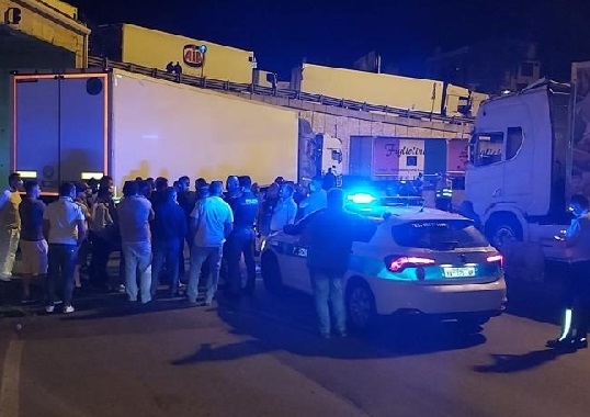 Protesta a sorpresa degli autotrasportatori: bloccato il porto di Tremestieri