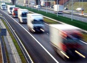 Ancora sospesi i divieti di circolazione mezzi pesanti nei giorni festivi