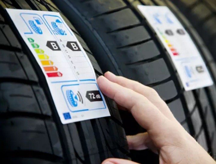 Pneumatici, cambia tutto: le novità sulle etichette per auto e camion