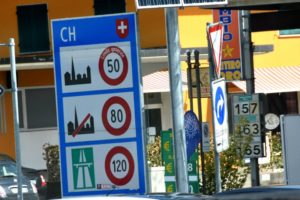 La Svizzera vuole aumentare pedaggi per camion Euro IV ed Euro V