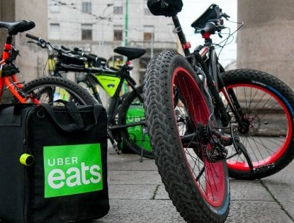 Uber Italy commissariata per caporalato sui rider