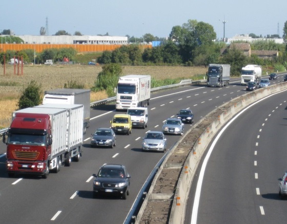 Il MIT chiarisce termini validità e presentazione rinnovo per licenze comunitarie e copie conformi
