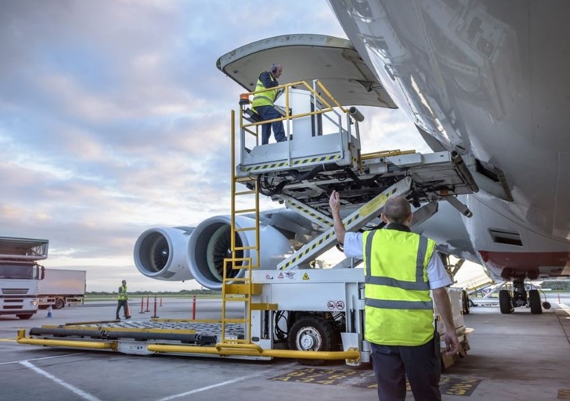 Cargo aereo in lieve ripresa a giugno
