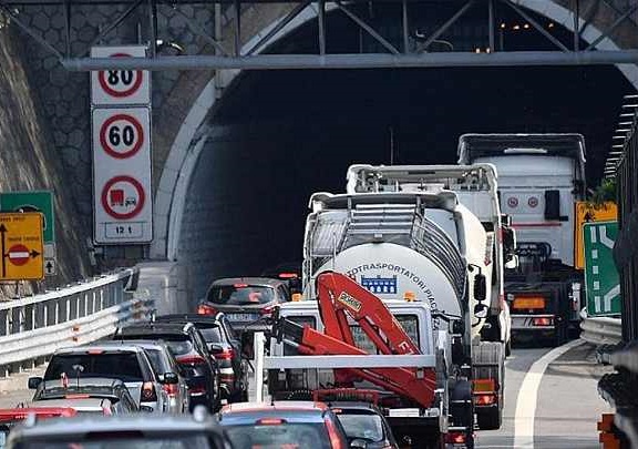De Micheli convoca tavolo con Comitato Salviamo Genova e Liguria