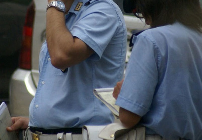 Falsa licenza di trasporto internazionale: 2 denunciati e 4mila euro di multa