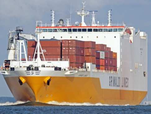 Shipping: il commercio marittimo cresce e calano le emissioni