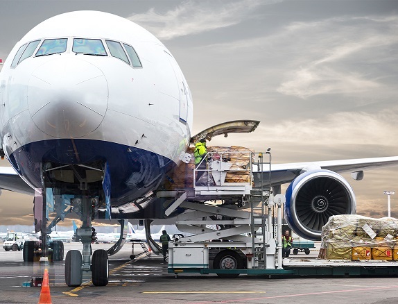 Cargo aereo stabile a Luglio