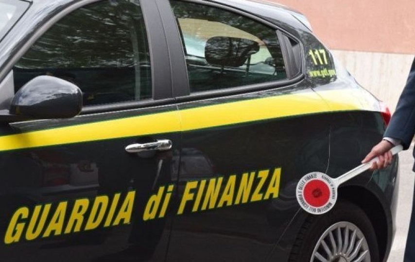 Contrabbando di gasolio, amministratore di società sammarinese denunciato