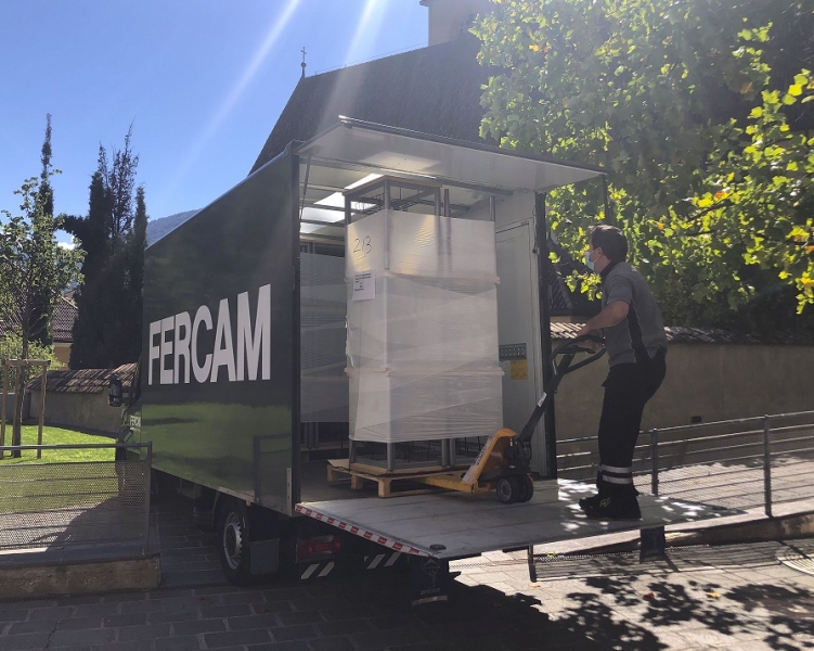 FERCAM: in consegna banchi e sedute per un inizio dell'anno scolastico in sicurezza
