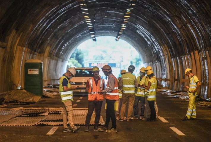Cantieri e gallerie chiuse, il conto dei camionisti liguri è già di 316 milioni
