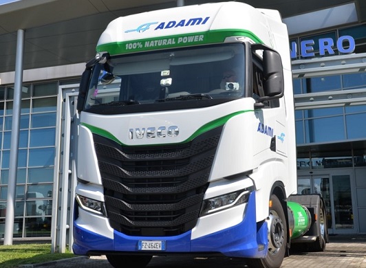 IVECO completa una fornitura di 15 IVECO S-Way all'azienda Adami Autotrasporti