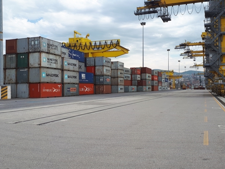 Porti: Trieste prima in Ue per trasporto container su ferro