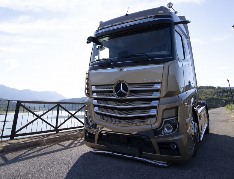 Mercedes-Benz Actros Iconic Edition: un nuovo trend- setter di eleganza, design e dinamicità