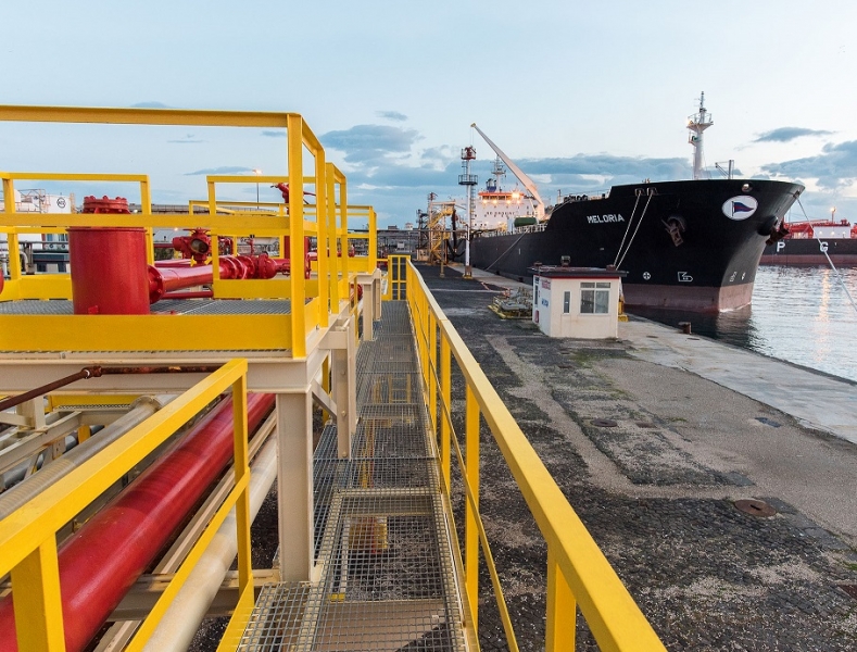 Edison e Q8 insieme per un deposito costiero Small Scale di GNL nel porto di Napoli
