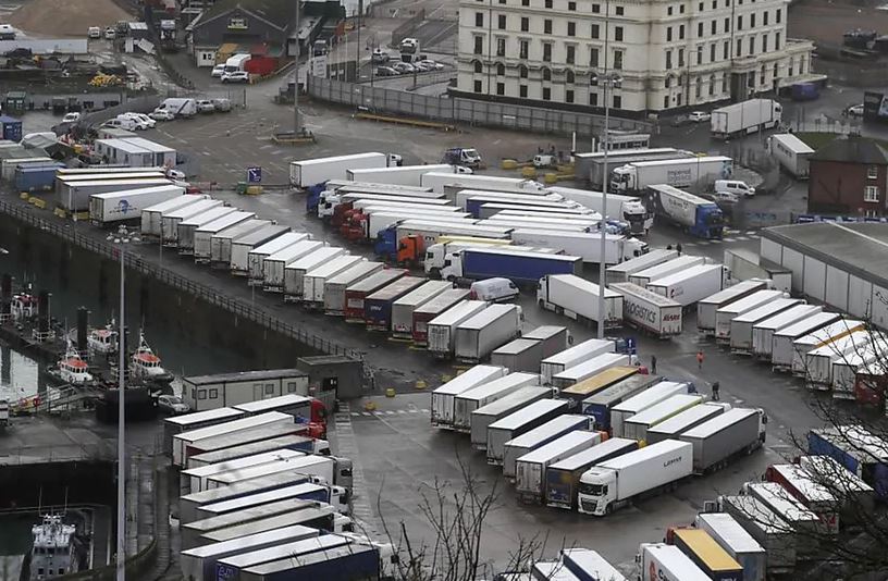 Gb: raggiunto accordo con Francia su blocco camion