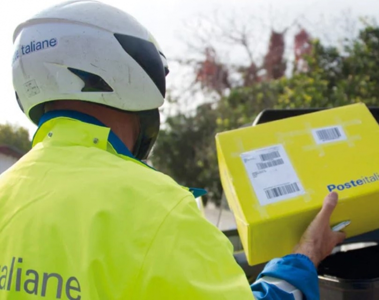 Poste Italiane investe in logistica e tecnologia per prepararsi al Natale