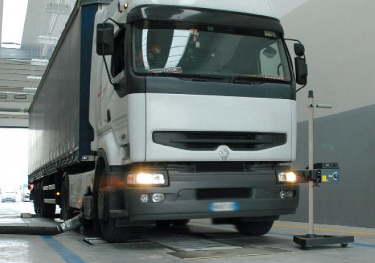 Revisioni camion e rimorchi ''comprate'' a Ferrara per 350 euro alla pratica