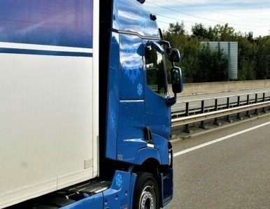 Pacchetto mobilità I: chiarimenti su rientro dell'autista e multa per il divieto di riposo in cabina