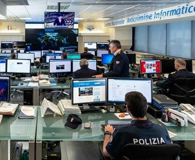 Milano, 13.550 euro rubati online a un'azienda di autotrasporti