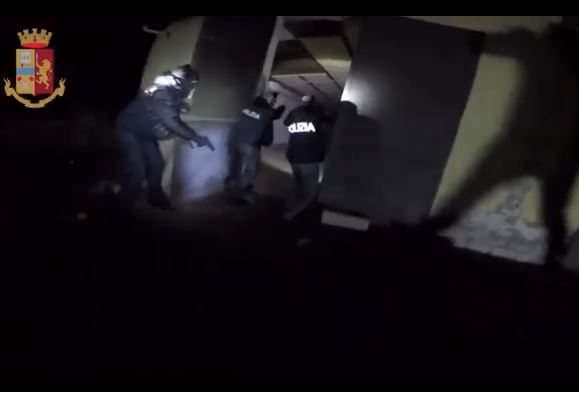 Preparavano assalti a furgoni di trasporto merci: 7 rapinatori arrestati nel Novarese