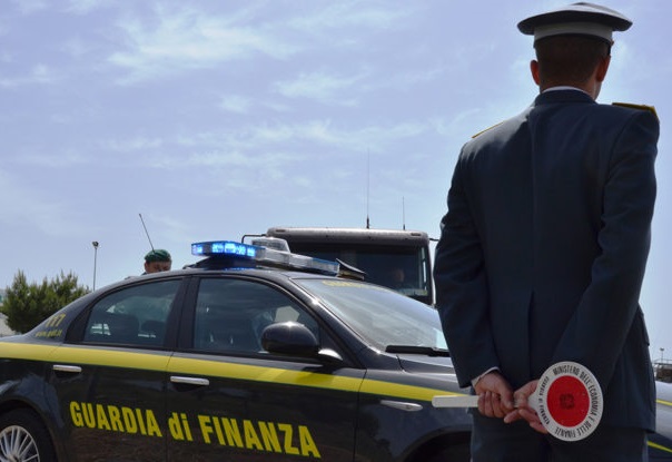 Frode fiscale su merci cinesi, scatta sequestro da oltre un milione di euro