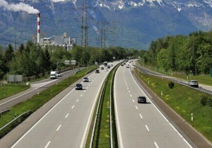 A22: divieto per i mezzi pesanti per le festività in Austria e Germania