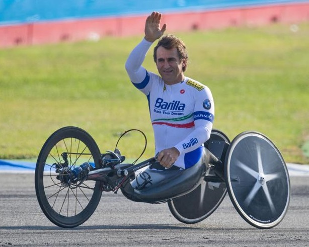 Incidente Zanardi, il gip non decide sull’archiviazione per l’autista del camion