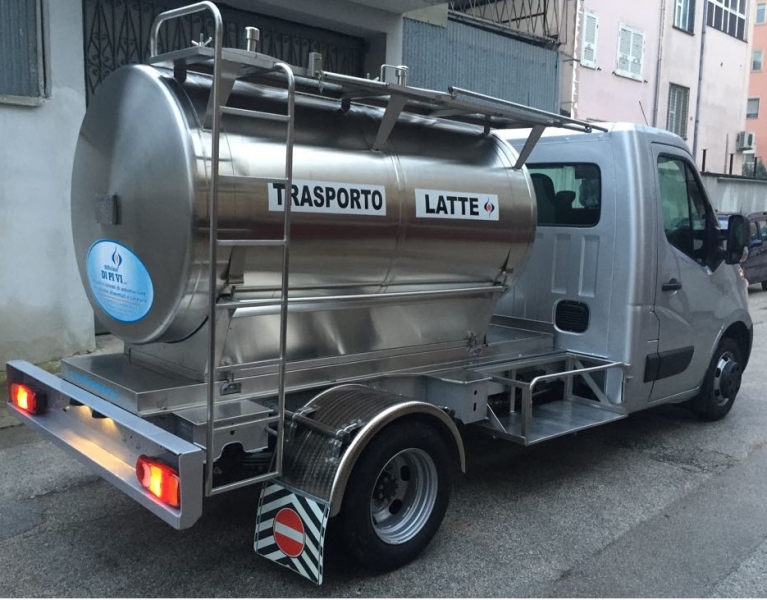 Trasporto latte: gli Interni chiariscono i casi di esenzione dall'uso del tachigrafo