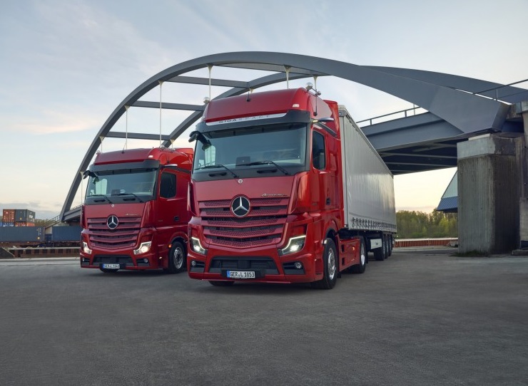 Mercedes-Benz Trucks stabilisce nuovi standard nel segmento premium dei truck per il trasporto a lungo raggio