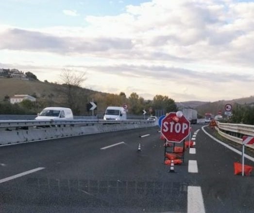 Limitazioni al traffico pesante su A14 e SS76, arriva la denuncia di Confartigianato