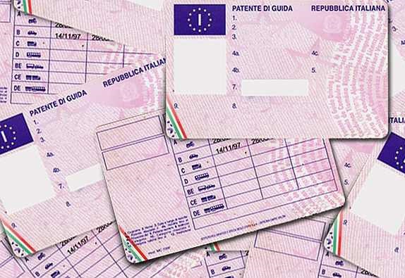 Patente di guida: per persone con DSA strumenti compensativi nella prova di teoria