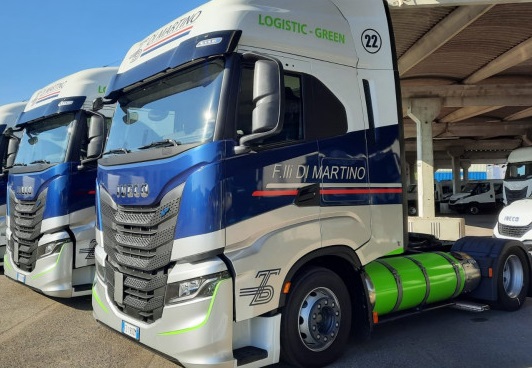 Intermodalità, 10 IVECO S-WAY LNG a F.lli Di Martino Spa